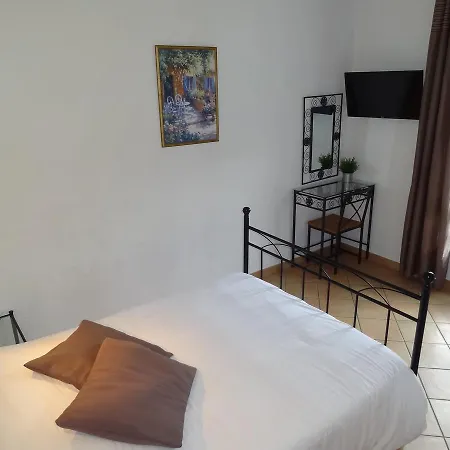 De La Plage Готель 2*