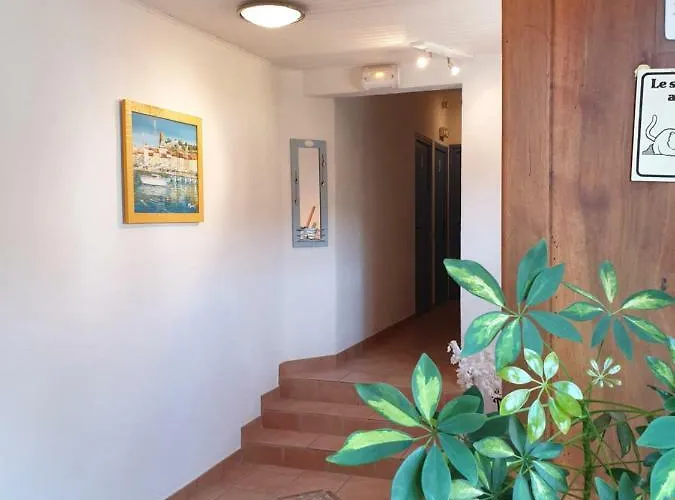 De La Plage Hotel 2*